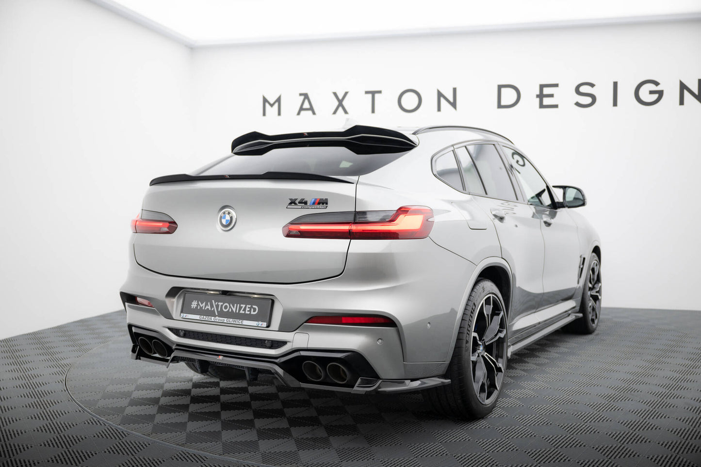 Mittlerer Cup Diffusor DTM Look Heck Ansatz für BMW X4 M F98 schwarz Hochglanz