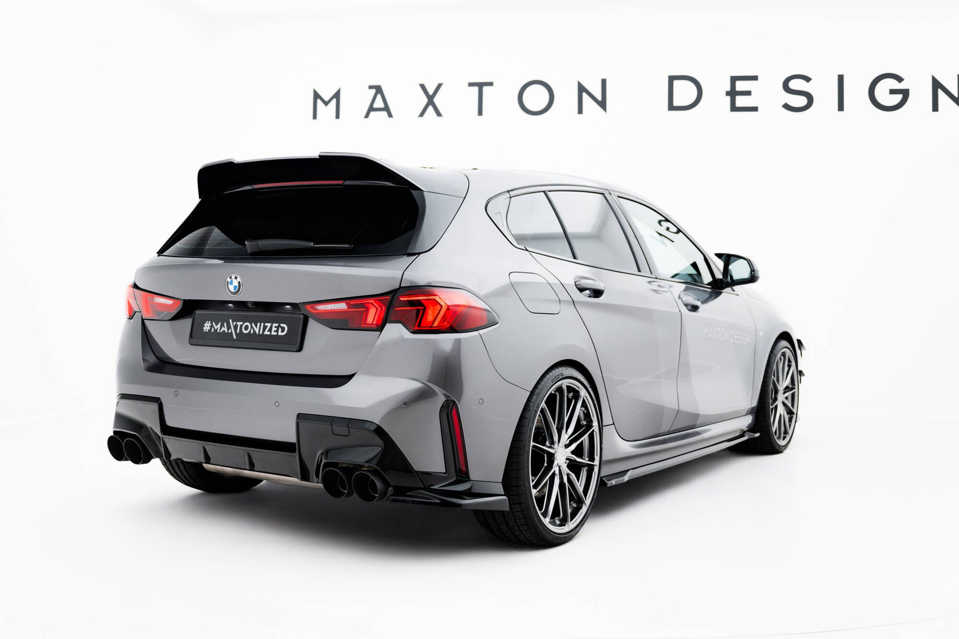 Heck Ansatz Flaps Diffusor V.5 für BMW M135i F70 schwarz Hochglanz