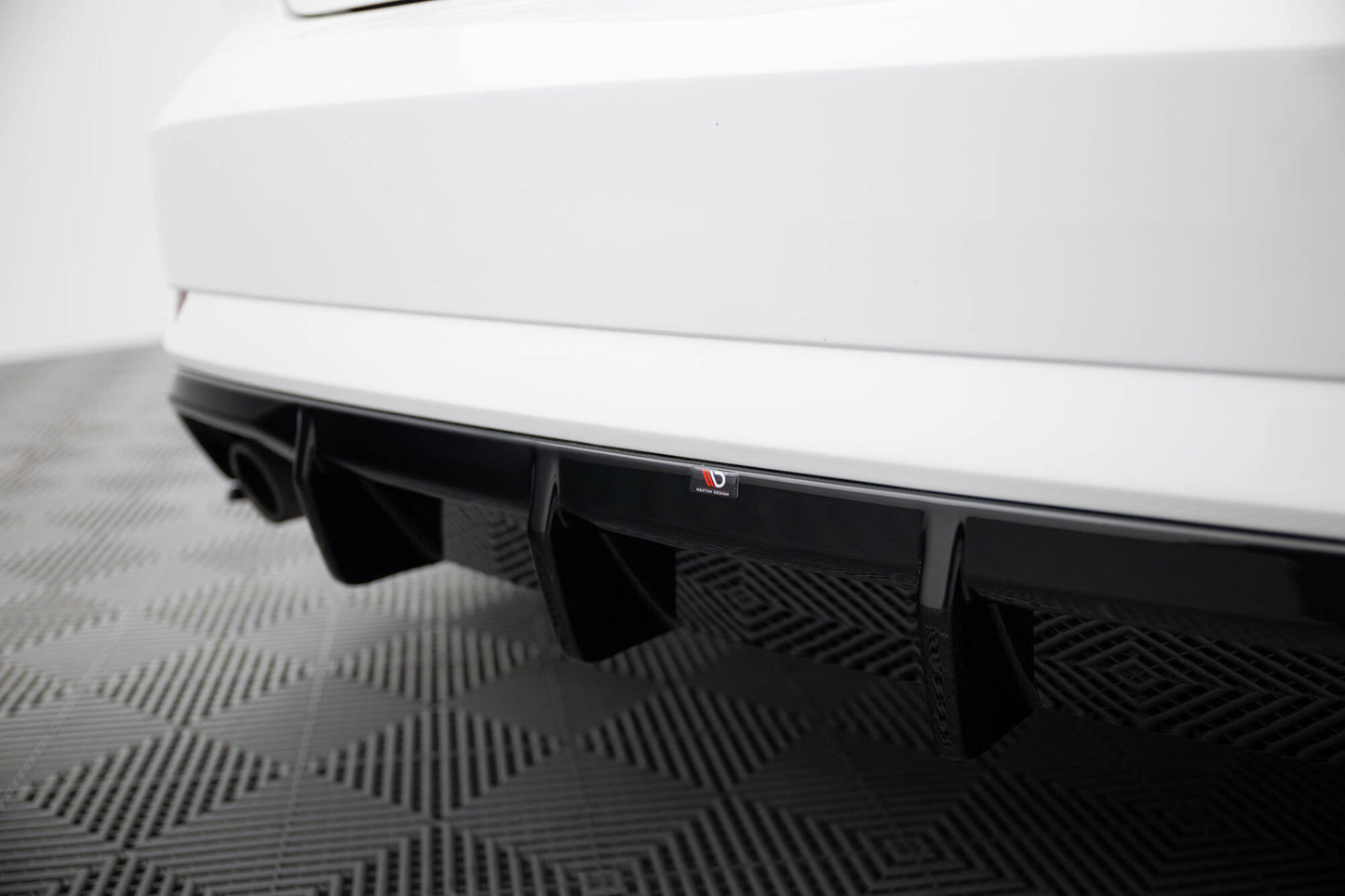 Diffusor Heck Ansatz für Audi A3 Limousine 8V Facelift  (Einzelauspuff li. re.)