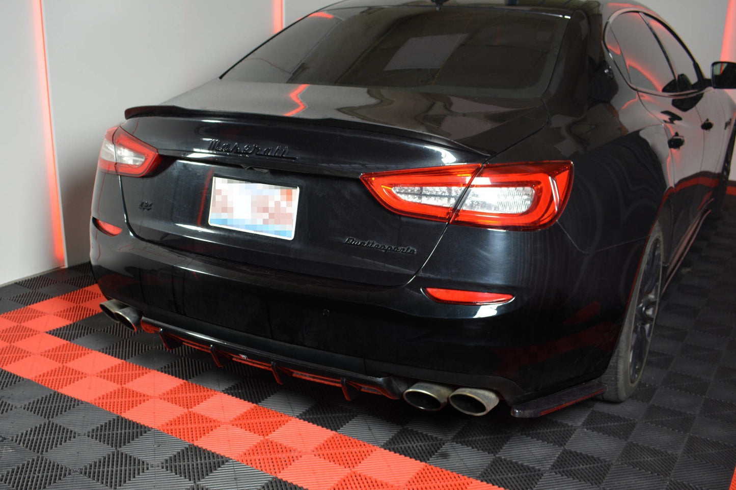 Heck Ansatz Flaps Diffusor für MASERATI QUATTROPORTE MK.6 vor Facelift schwarz matt