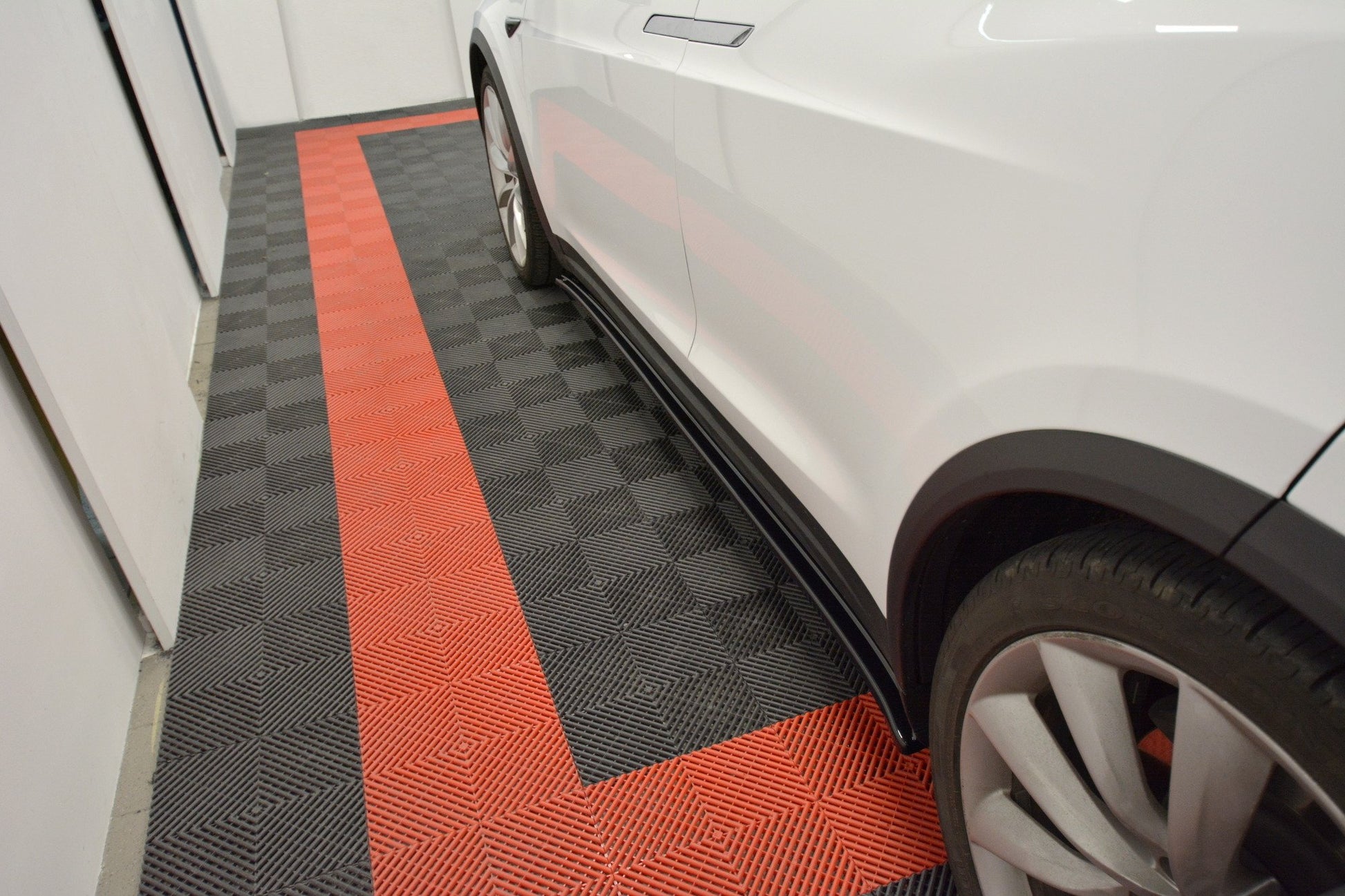 Seitenschweller Ansatz für V.1 für TESLA MODEL X schwarz Hochglanz