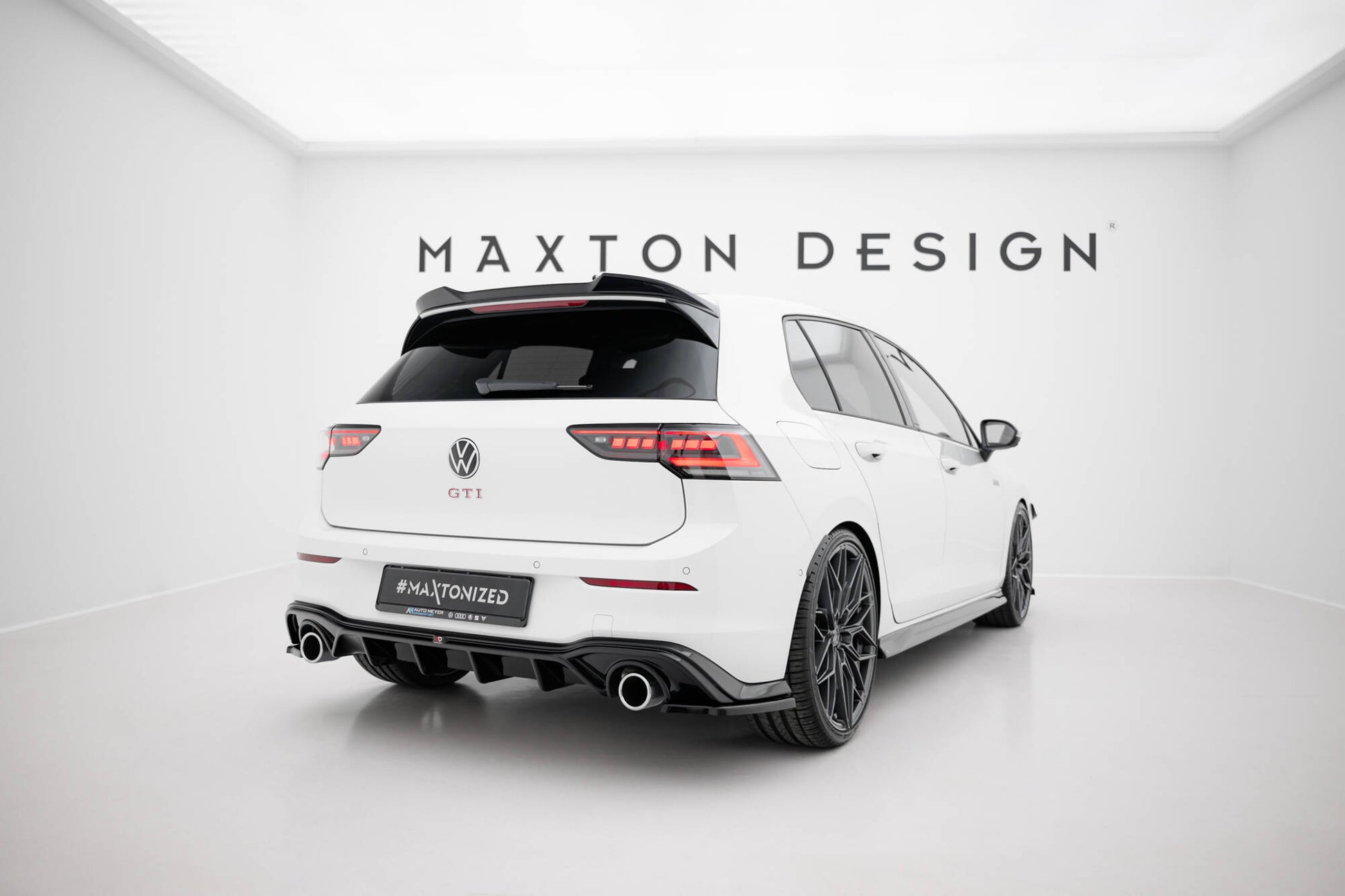 Diffusor Heck Ansatz V.2 für VW Golf GTI Mk8 schwarz Hochglanz