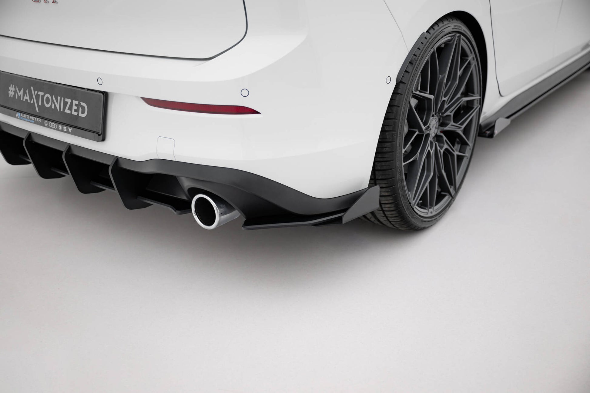 Street Pro Heck Ansatz Flaps Diffusor + Flaps für VW Golf GTI / GTE Mk8 schwarz Hochglanz
