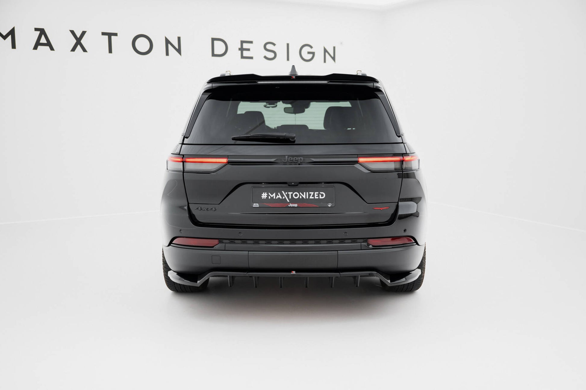 Mittlerer Cup Diffusor DTM Look Heck Ansatz für Jeep Grand Cherokee Trailhawk Mk5 schwarz Hochglanz