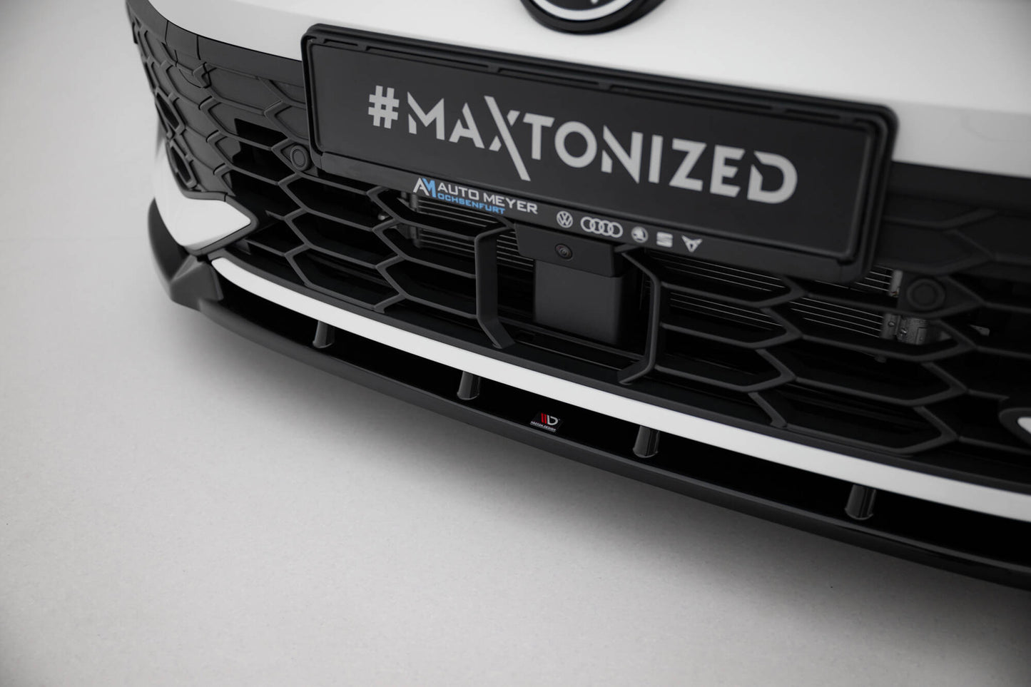 Front Ansatz V.2 für VW Golf GTI / GTE / R-Line Mk8 Facelift schwarz Hochglanz