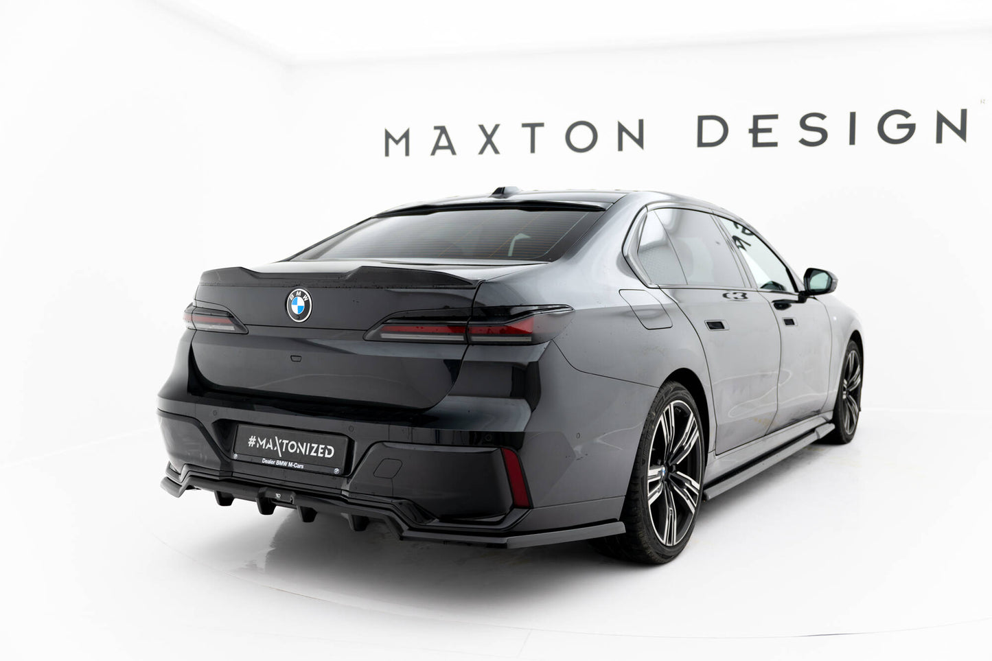 Mittlerer Cup Diffusor DTM Look Heck Ansatz für BMW 7 M-Paket G70 schwarz Hochglanz