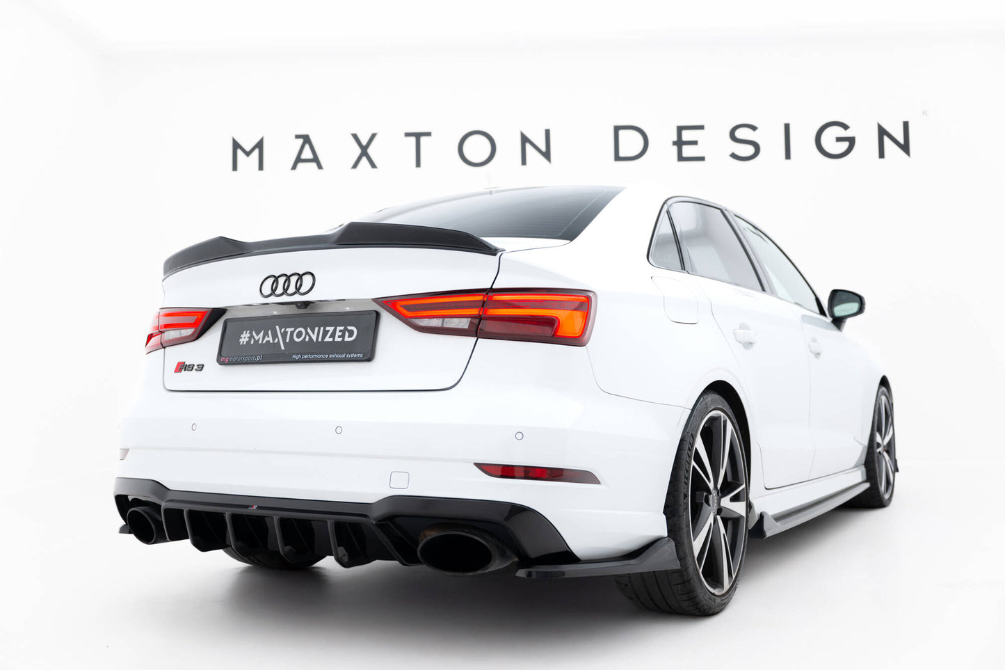 Diffusor Heck Ansatz V.2 für Audi RS3 Limousine 8V Facelift schwarz Hochglanz