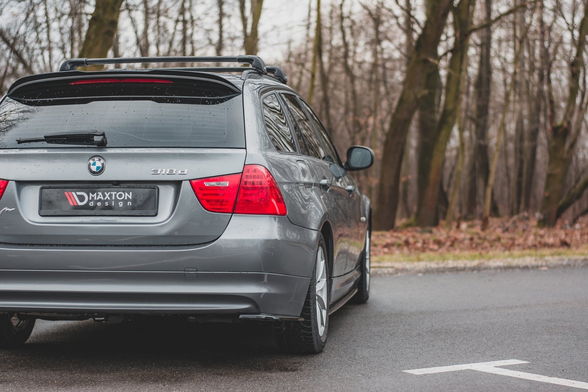 Heck Ansatz Flaps Diffusor für BMW 3er E91 Facelift Carbon Look