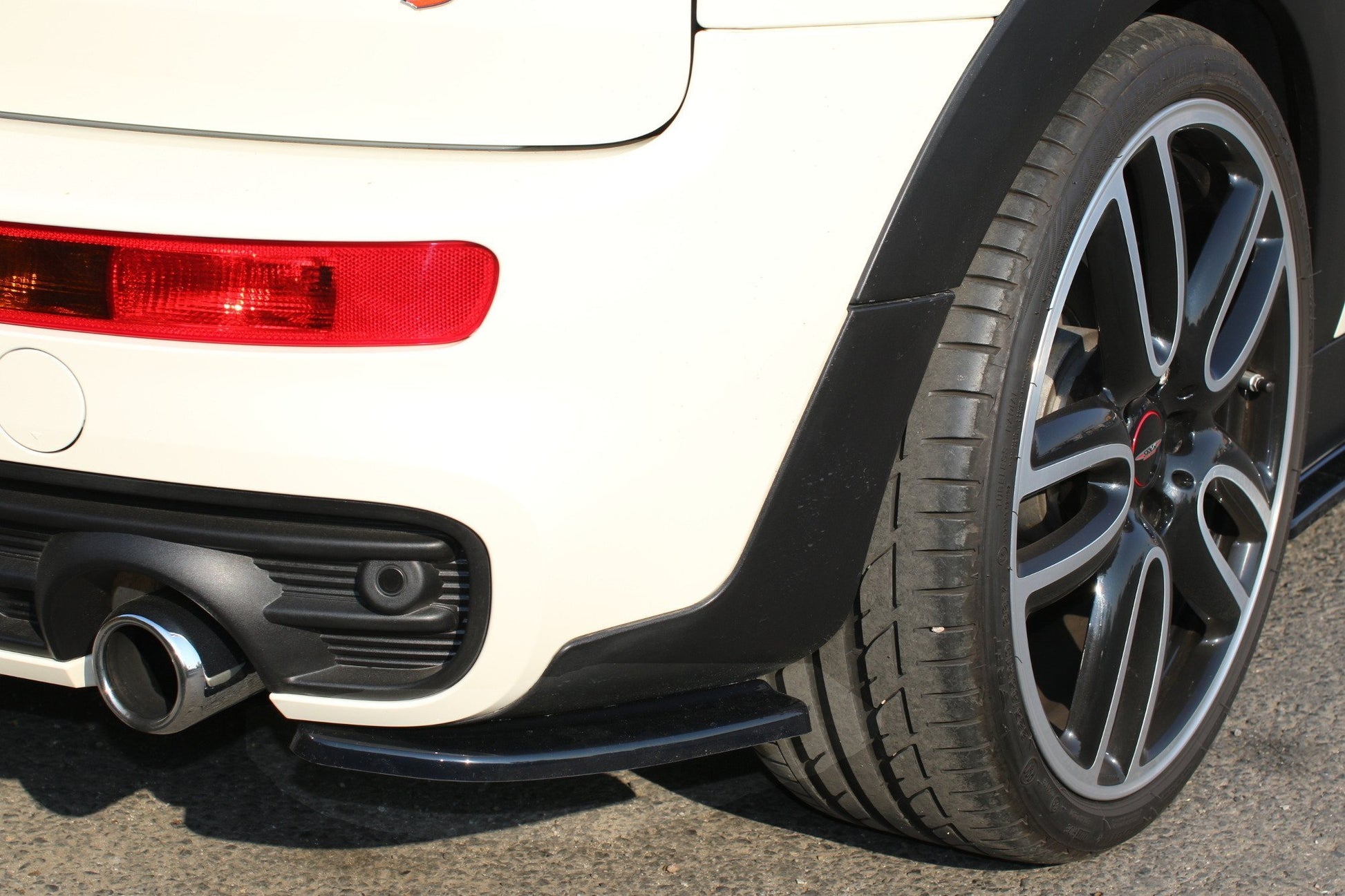 Heck Ansatz Flaps Diffusor V.1 für MINI CLUBMAN S MK2 (F54) JCW  schwarz Hochglanz