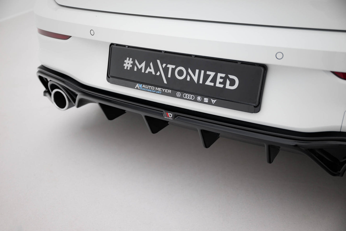 Diffusor Heck Ansatz V.2 für VW Golf GTI Mk8 schwarz Hochglanz