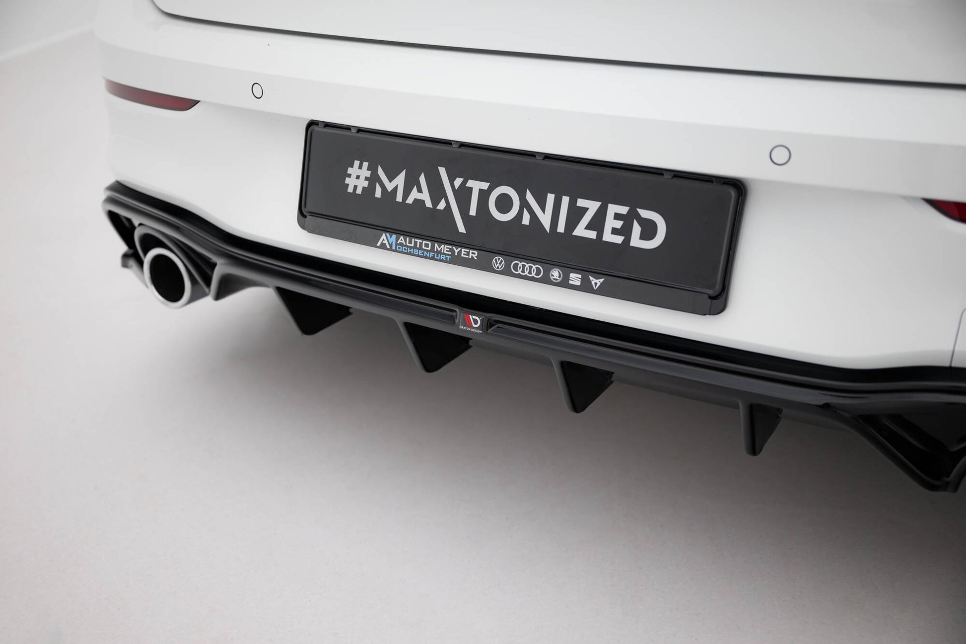 Diffusor Heck Ansatz V.2 für VW Golf GTI Mk8 schwarz Hochglanz