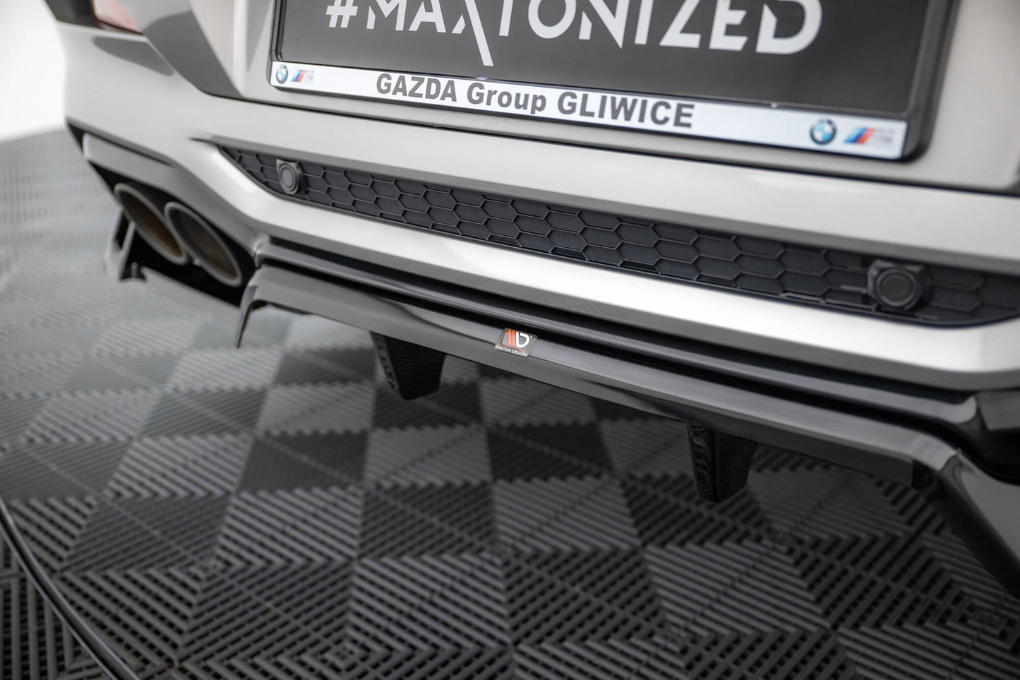 Mittlerer Cup Diffusor DTM Look Heck Ansatz für BMW X4 M F98 schwarz Hochglanz