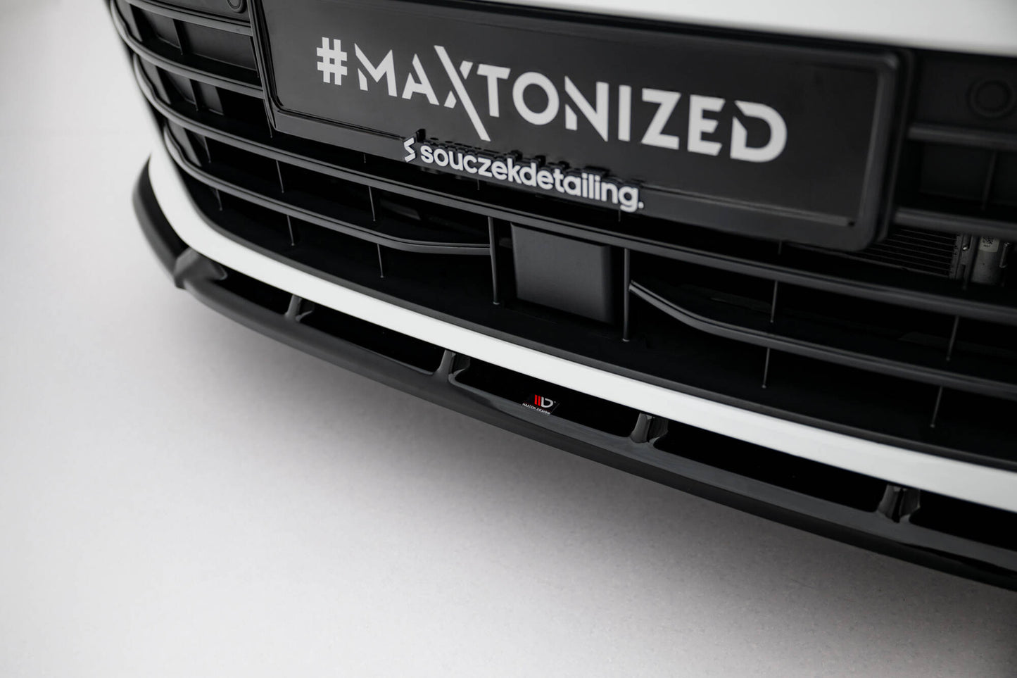Front Ansatz V.2 für VW Passat B9 schwarz Hochglanz