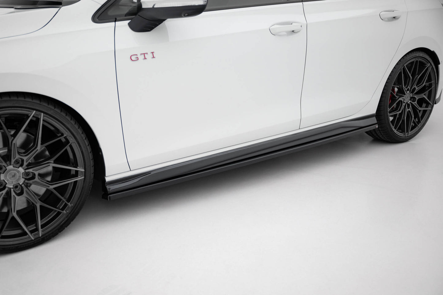 Seitenschweller Ansatz für VW Golf GTI / GTE / GTI Clubsport / GTD / R-Line Mk8 schwarz Hochglanz