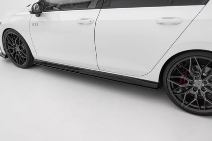 Street Pro Seitenschweller Ansatz V.2 für VW Golf GTI / GTE / GTI Clubsport / R-Line Mk8