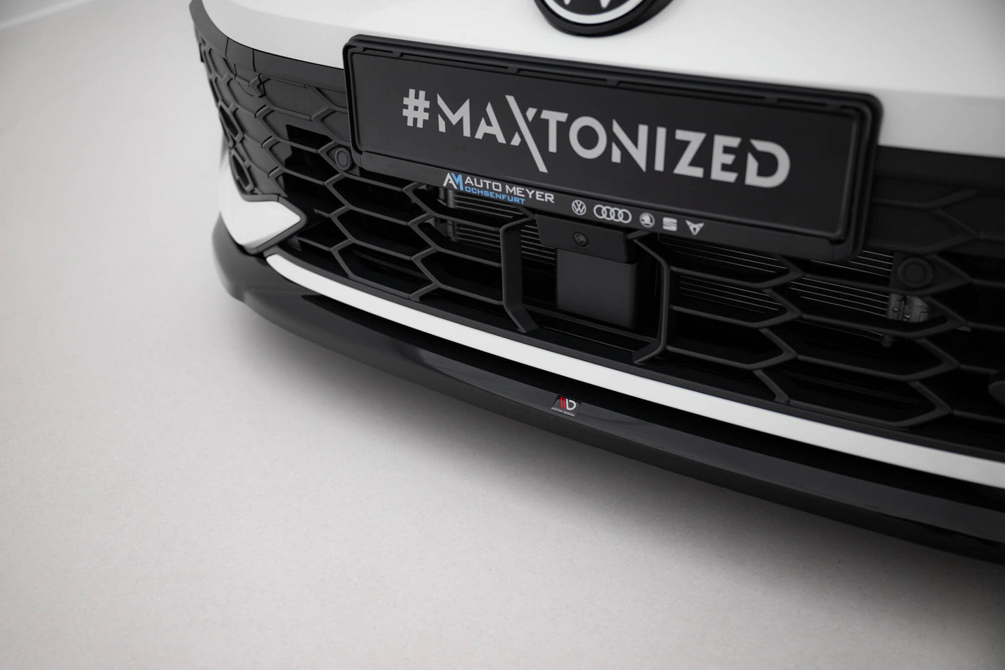 Front Ansatz V.4 für VW Golf GTI / GTE / R-Line Mk8 Facelift schwarz Hochglanz