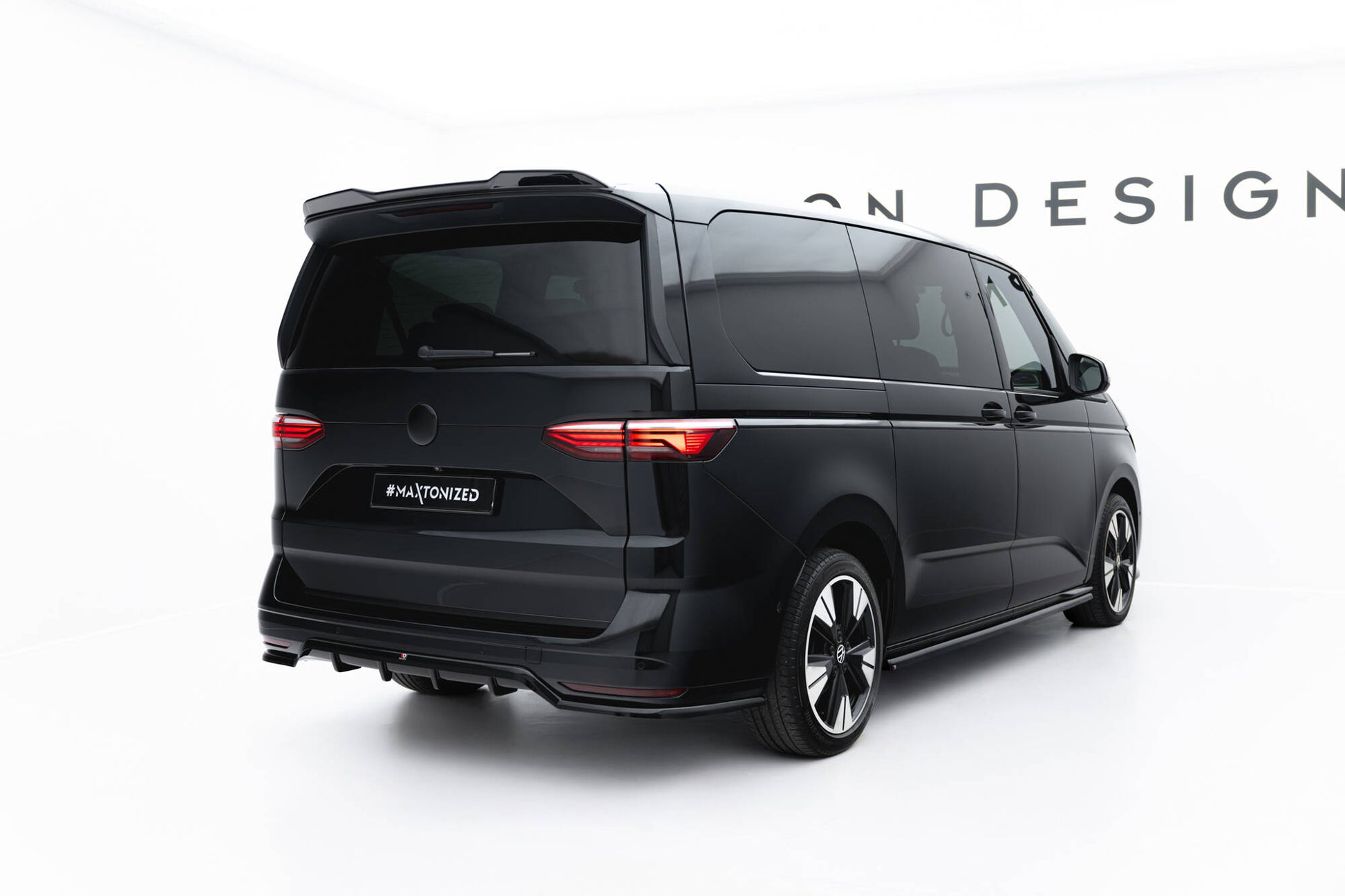 Mittlerer Cup Diffusor DTM Look Heck Ansatz für VW Multivan Long T7 schwarz Hochglanz