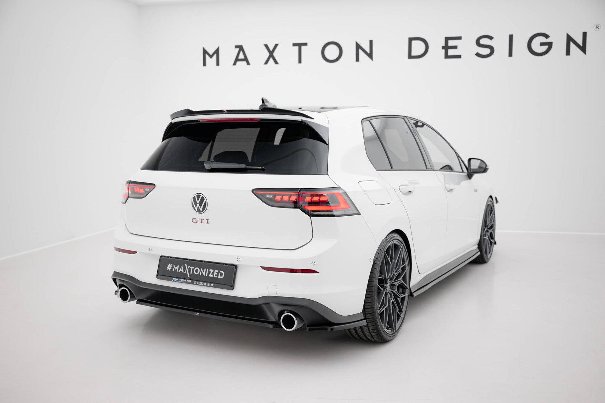 Heckansatz VW Golf GTI Mk8 schwarz Hochglanz