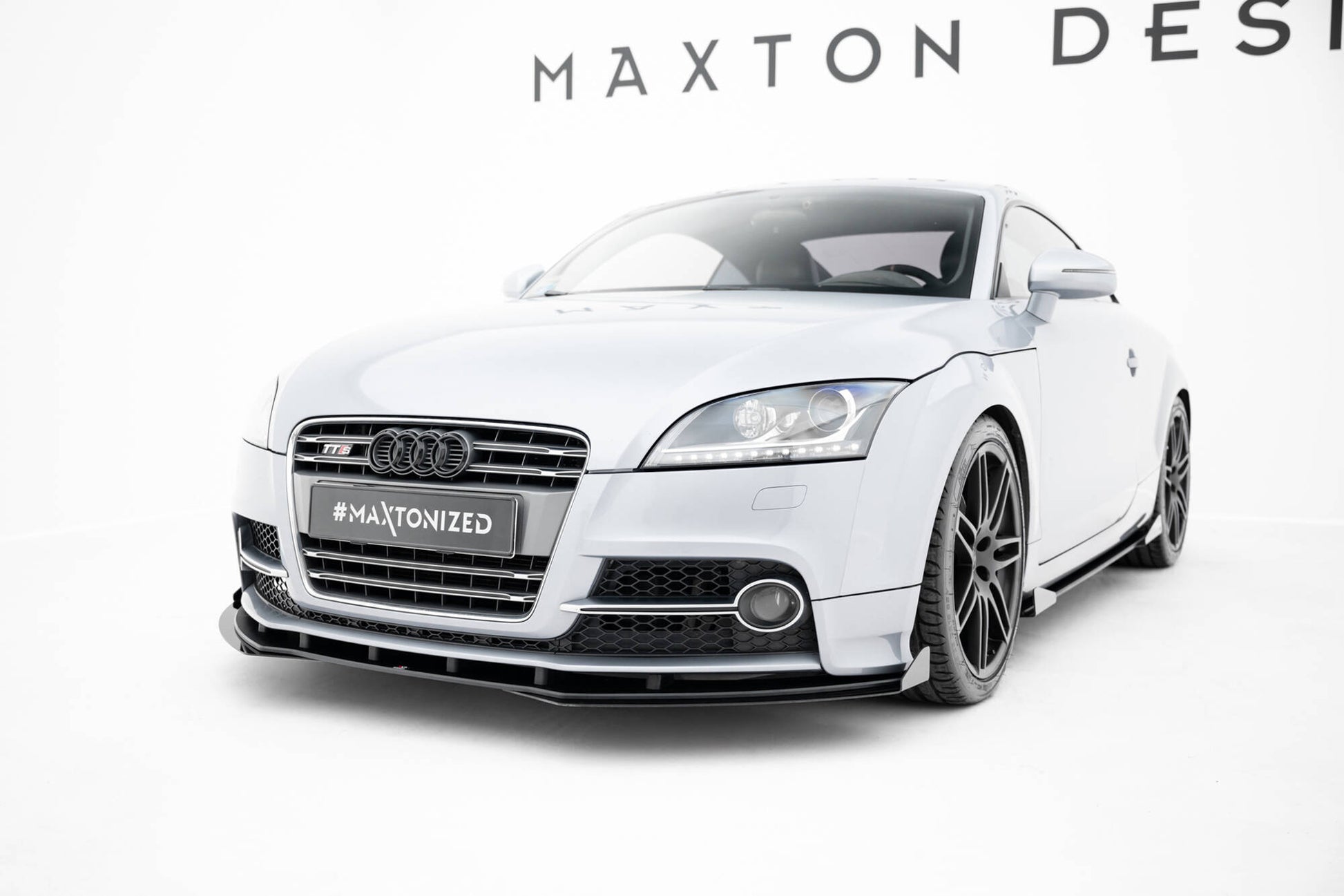 Street Pro Front Ansatz für +Flaps für + Flaps Audi TT S / TT S-Line 8J Facelift schwarz Hochglanz