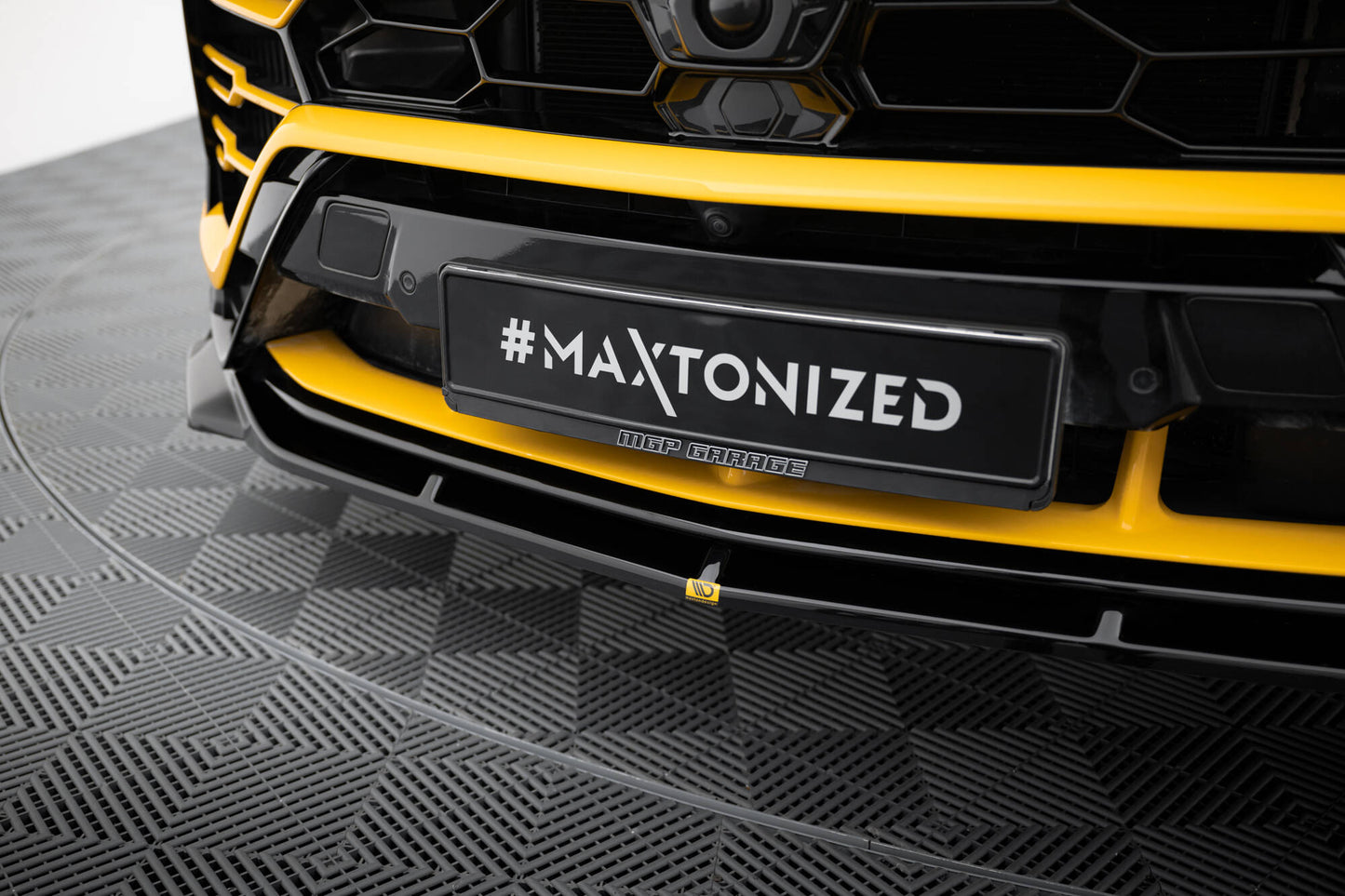 Front Ansatz V.3 für Lamborghini Urus Mk1 schwarz Hochglanz
