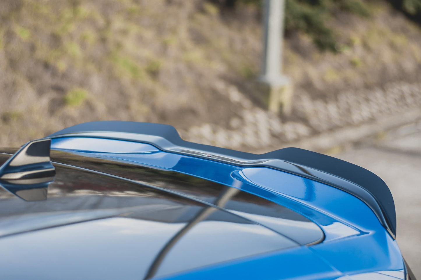 Spoiler CAP V.2 für Ford Focus Hatchback ST Mk4 schwarz Hochglanz