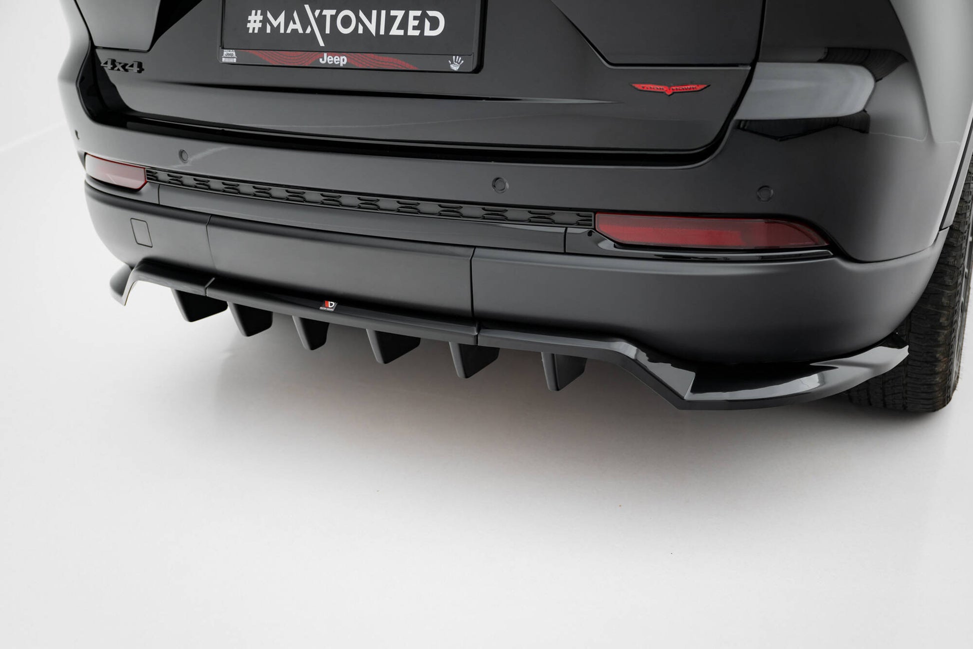 Mittlerer Cup Diffusor DTM Look Heck Ansatz für Jeep Grand Cherokee Trailhawk Mk5 schwarz Hochglanz