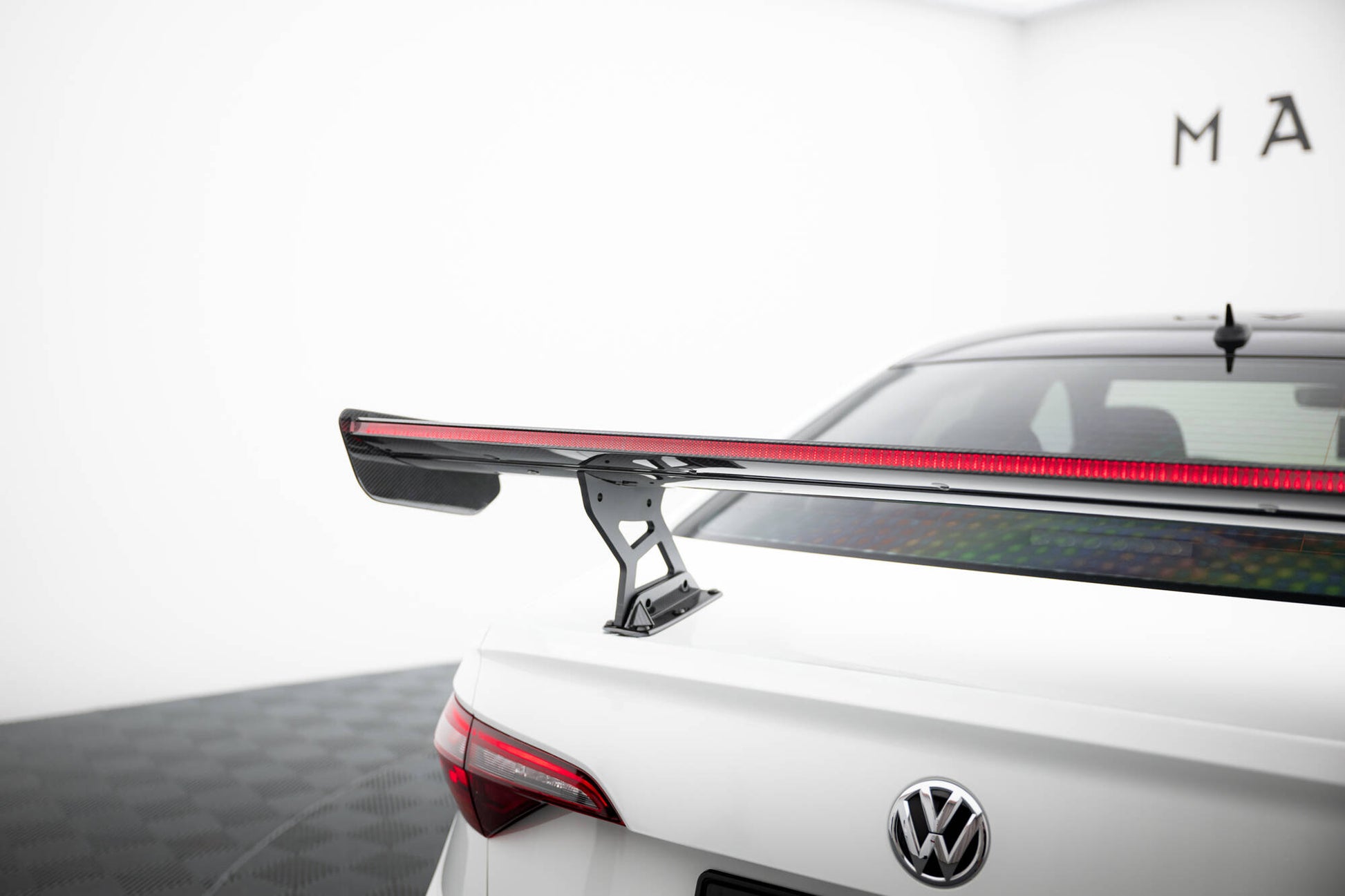 Carbon Spoiler With Internal Brackets Uprights + LED VW Jetta GLI Mk7