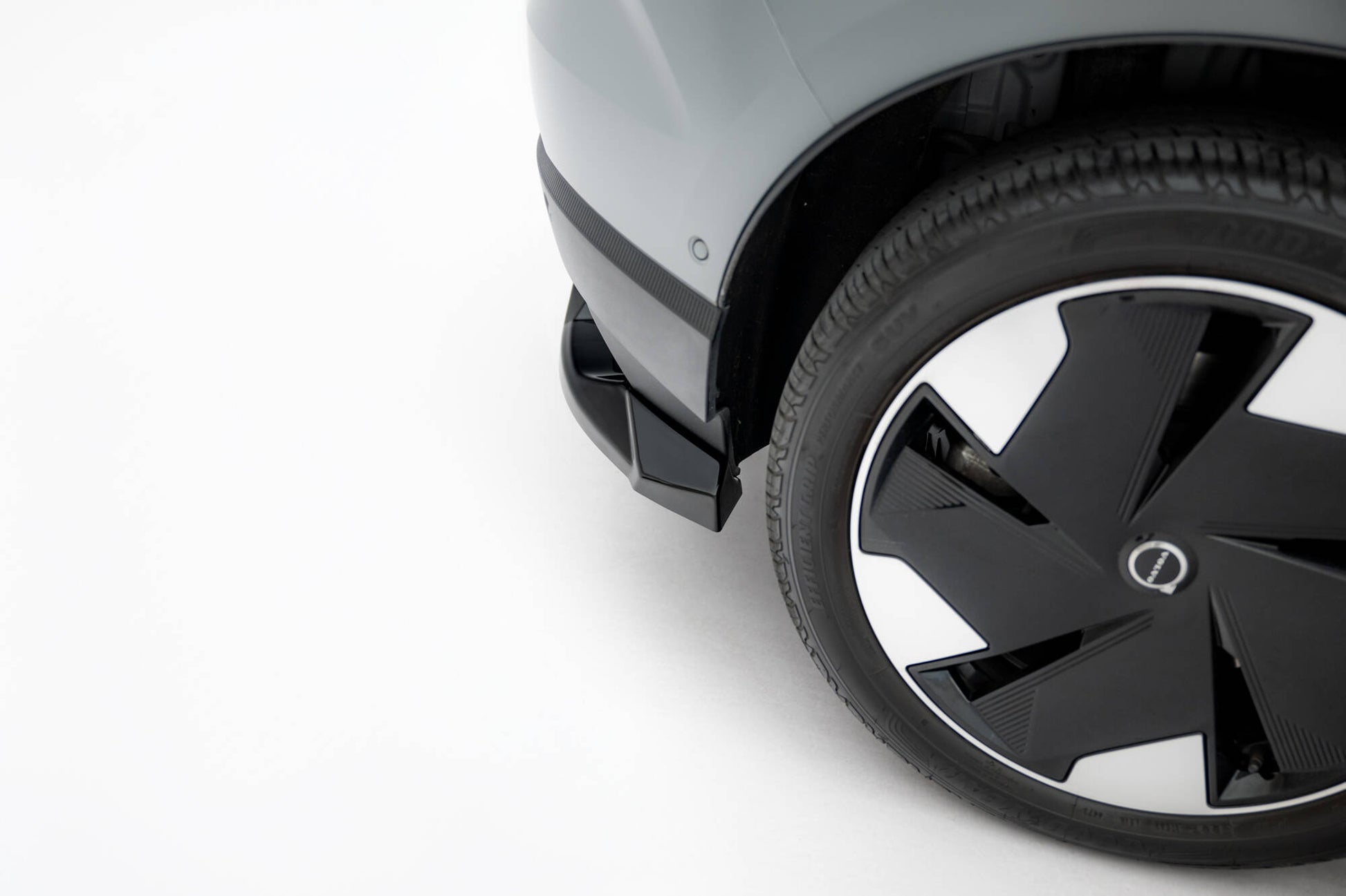 Mittlerer Cup Diffusor DTM Look Heck Ansatz für Volvo EX30 Mk1 schwarz Hochglanz