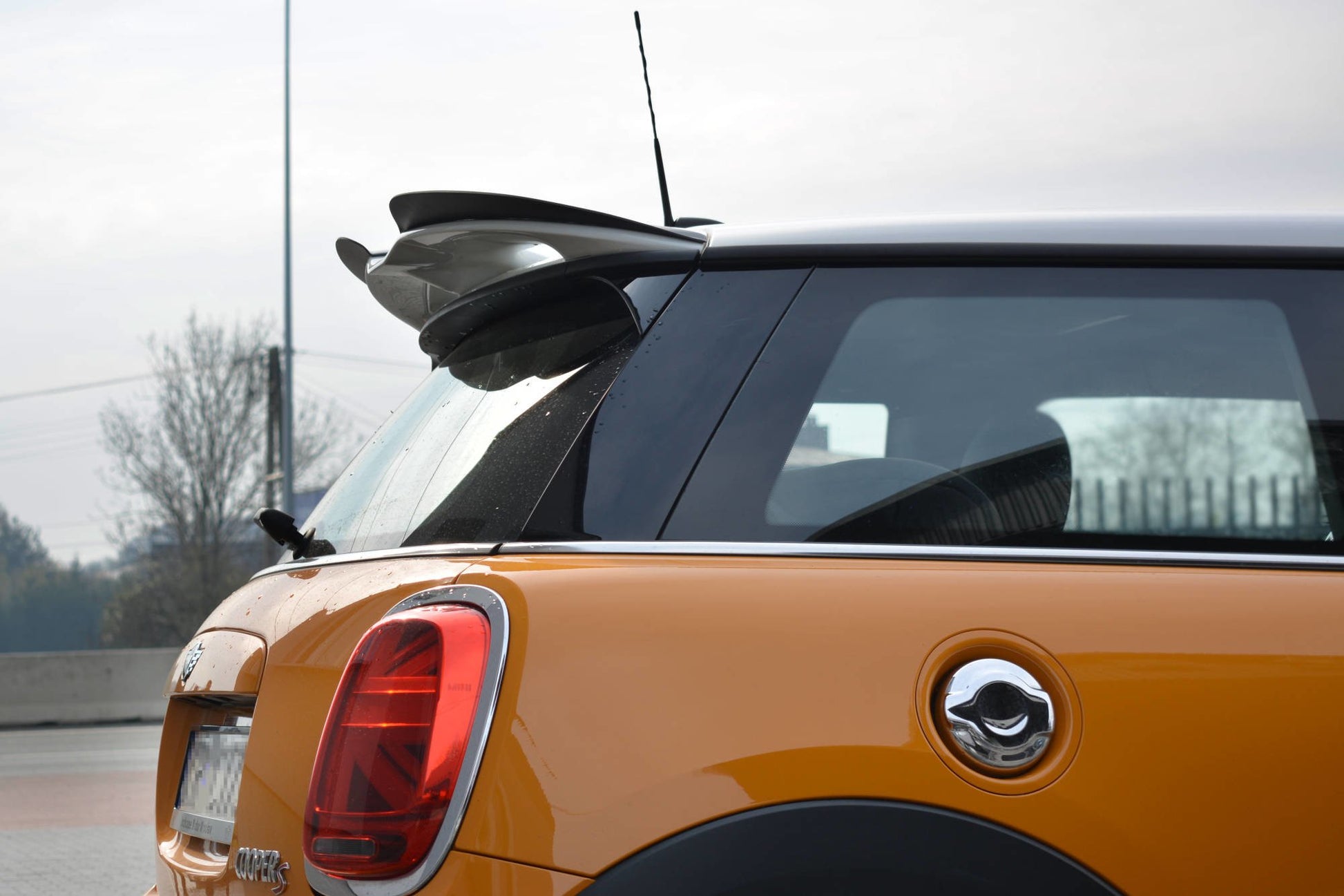 Spoiler CAP V.1 für Mini Cooper S John Cooper Works F56 / F56 Facelift schwarz Hochglanz