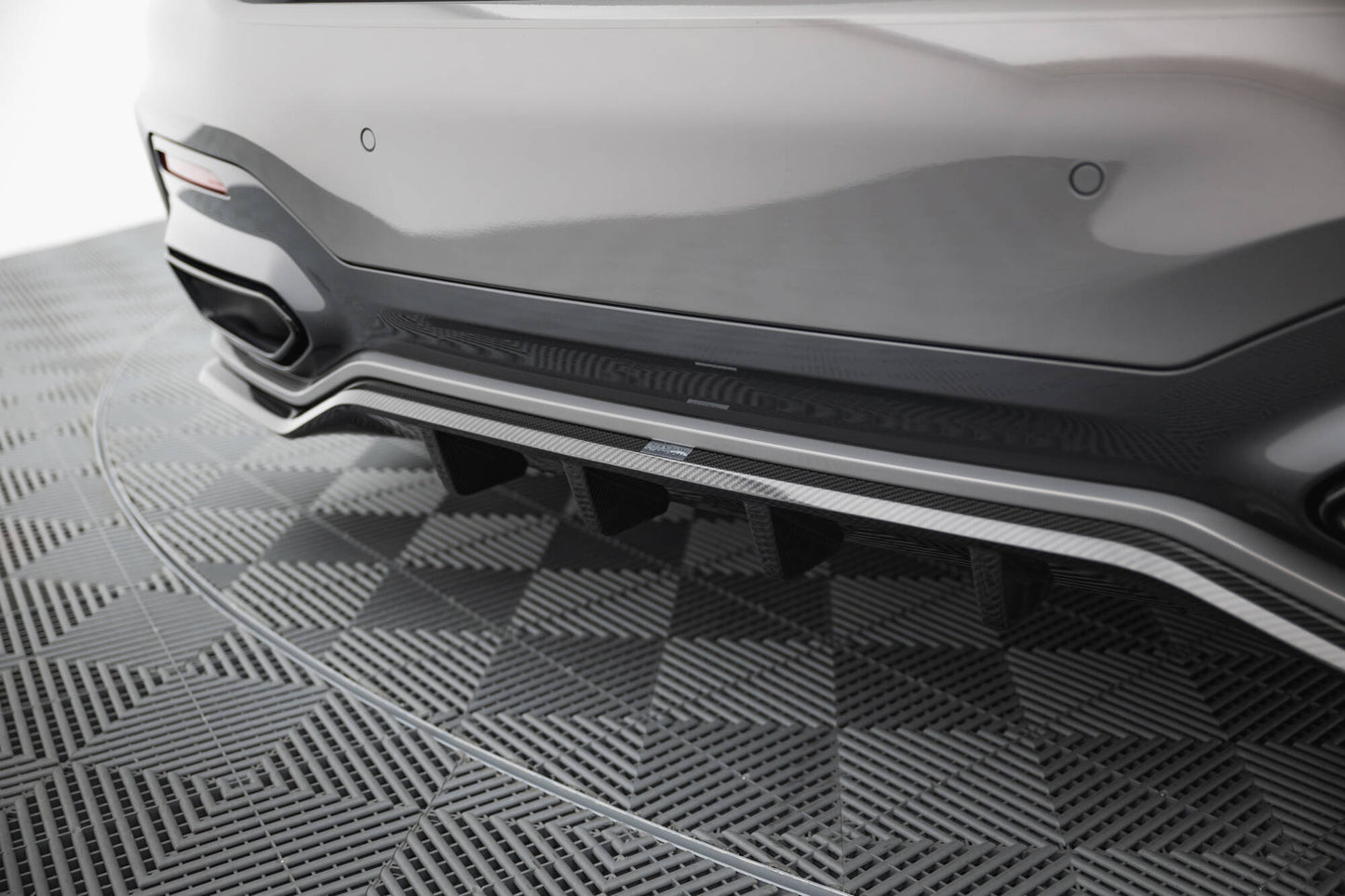 Prepreg Carbon Fiber Rear Splitter BMW 7 M-Paket G11 / G12 Facelift