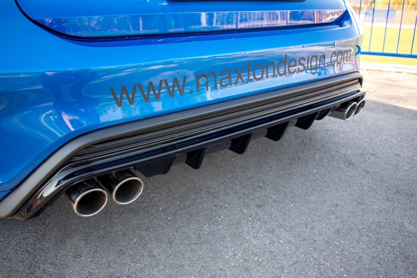 Diffusor Heck Ansatz für Ford Focus Hatchabck ST-Line schwarz Hochglanz
