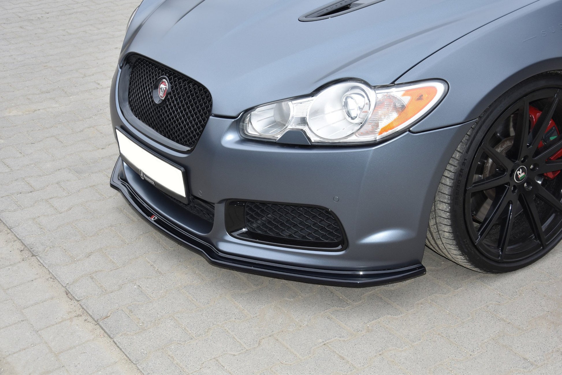 Front Ansatz V.1 für JAGUAR XF- R schwarz Hochglanz