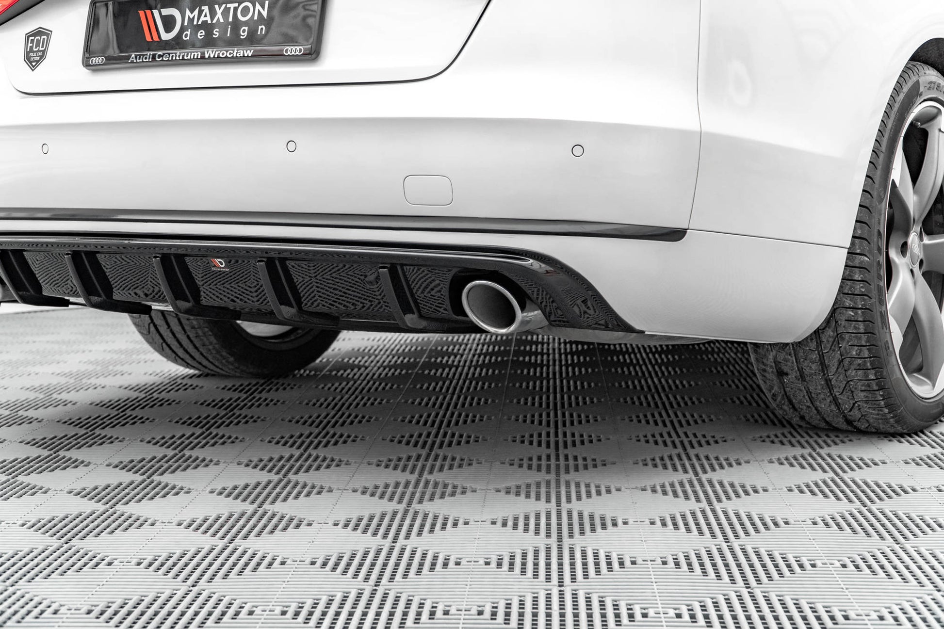 Diffusor Heck Ansatz für Audi A8 D4 schwarz Hochglanz