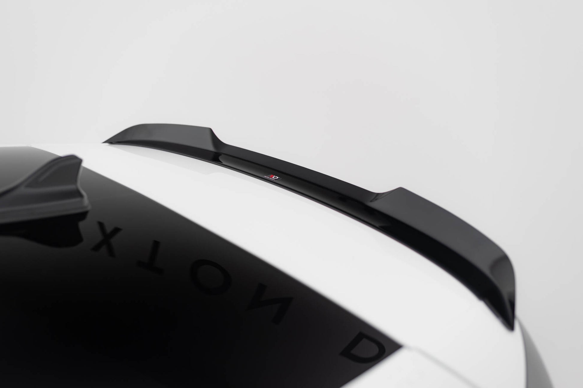 Spoiler CAP V.2 für VW Golf GTI / GTE / GTD / R-Line / R Mk8 schwarz Hochglanz