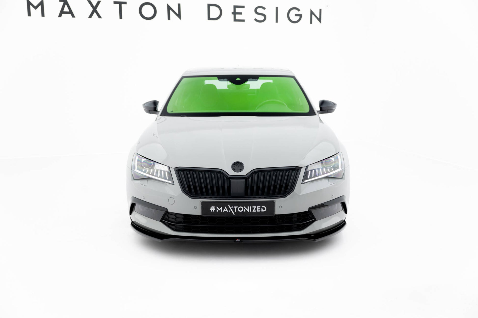 Front Ansatz V.2 für Skoda Superb Liftback / Combi Mk3 schwarz Hochglanz
