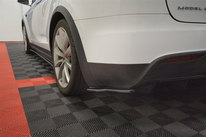 Heck Ansatz Flaps Diffusor V.2 für TESLA MODEL X  schwarz Hochglanz