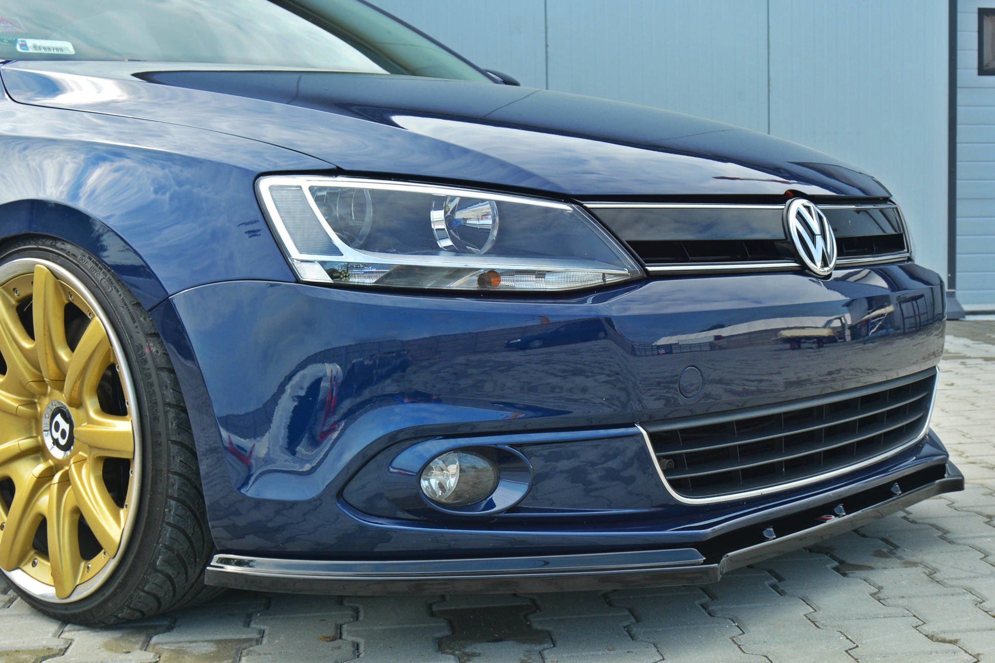 Front Ansatz V.1 für VW Jetta 6 schwarz Hochglanz
