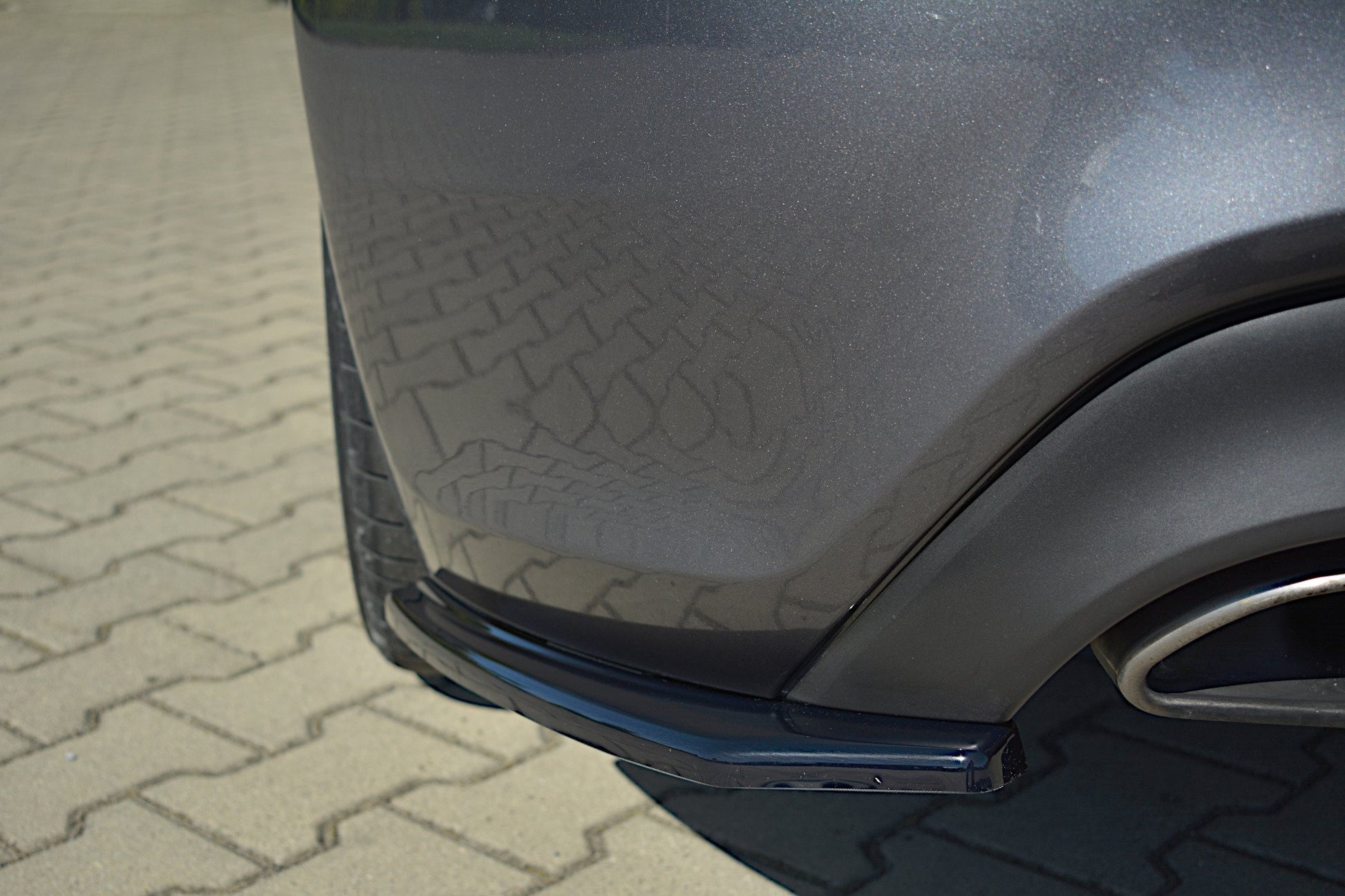 Heck Ansatz Flaps Diffusor für HYUNDAI GENESIS COUPÉ MK.1 schwarz Hochglanz