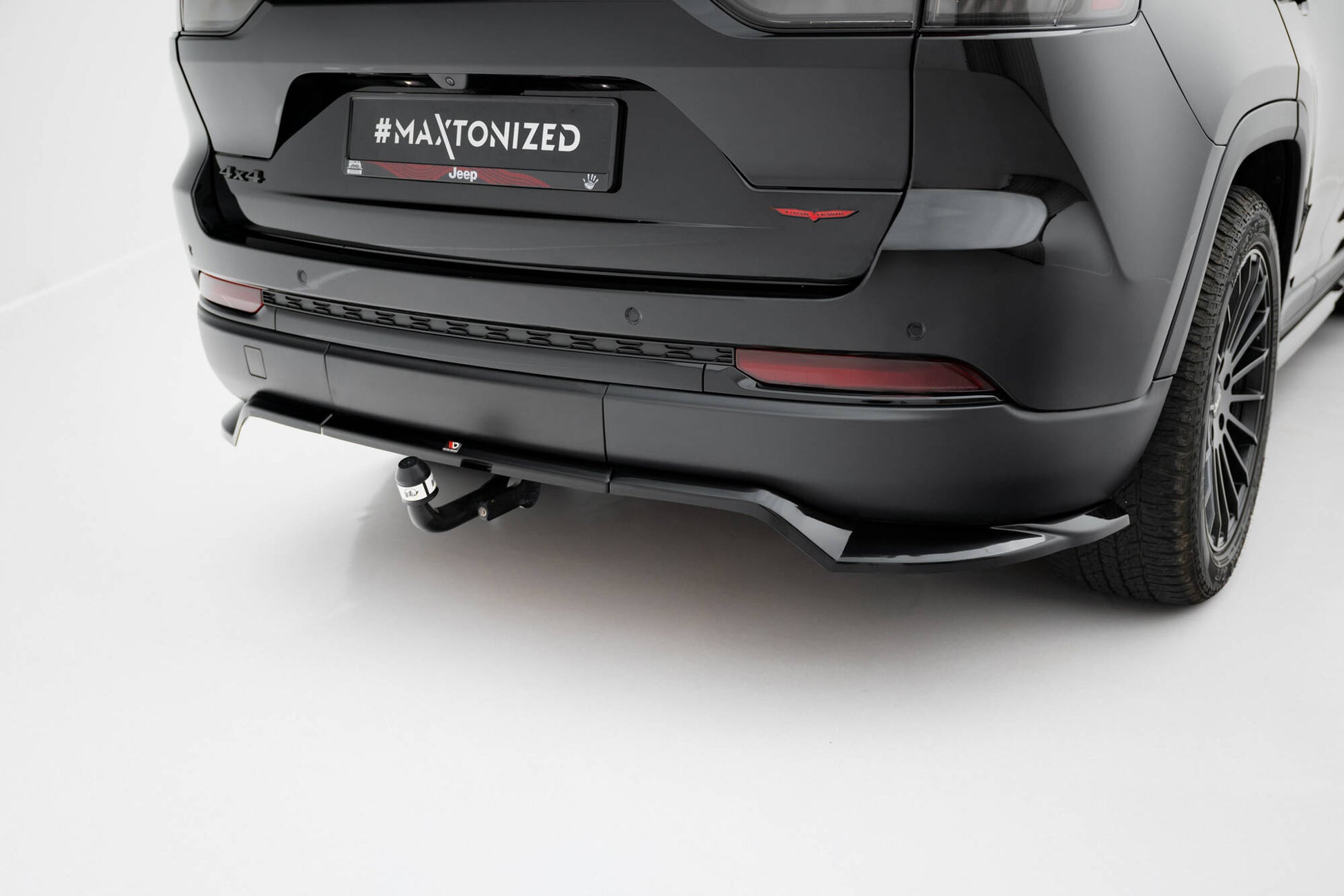 Mittlerer Cup Diffusor DTM Look Heck Ansatz für Jeep Grand Cherokee Trailhawk Mk5 schwarz Hochglanz