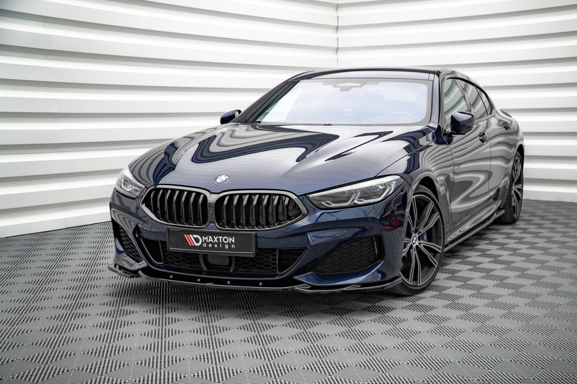Front Ansatz V.4 für BMW 8 Coupe M-Paket G15 / 8 Gran Coupe M-Paket G16 schwarz Hochglanz