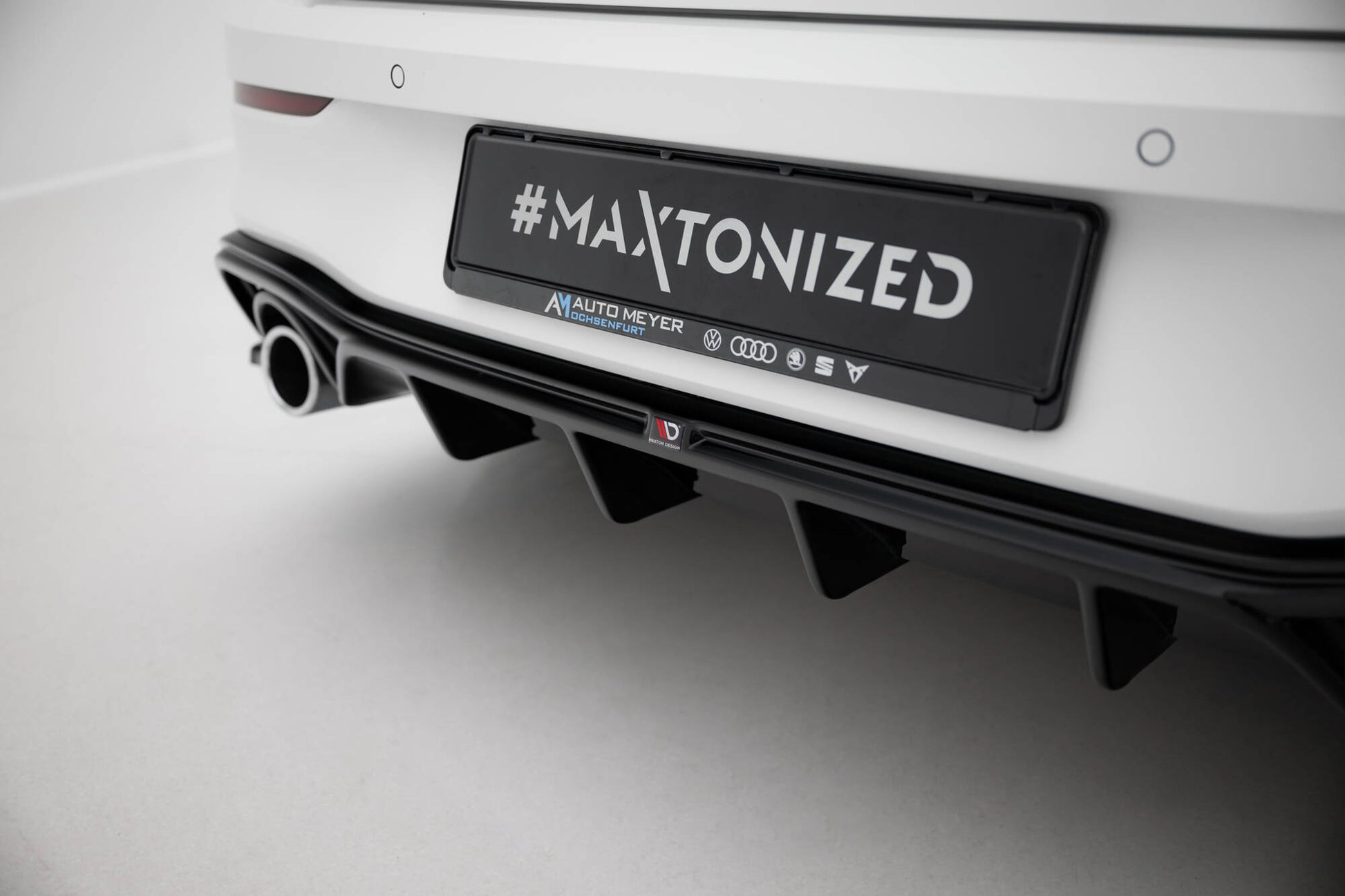 Diffusor Heck Ansatz V.2 für VW Golf GTI Mk8 schwarz Hochglanz