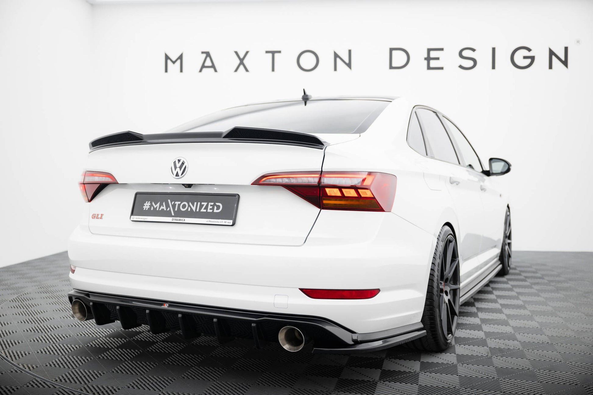 Diffusor Heck Ansatz für Volkswagen Jetta GLI Mk7 schwarz Hochglanz