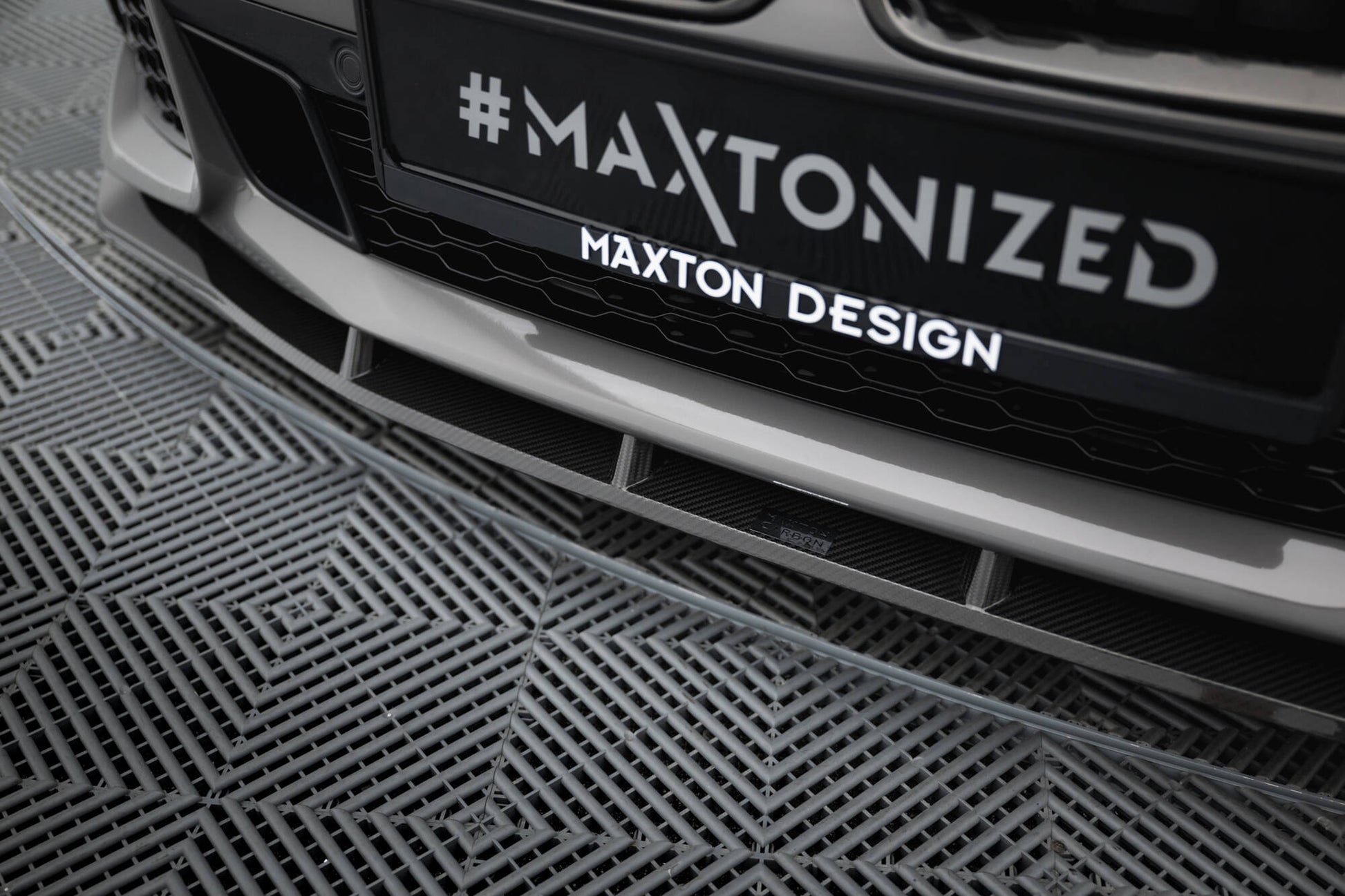 Prepreg Carbon Fiber Front Ansatz für + ABS Diffusor BMW 7 M-Paket G11 Facelift schwarz Hochglanz