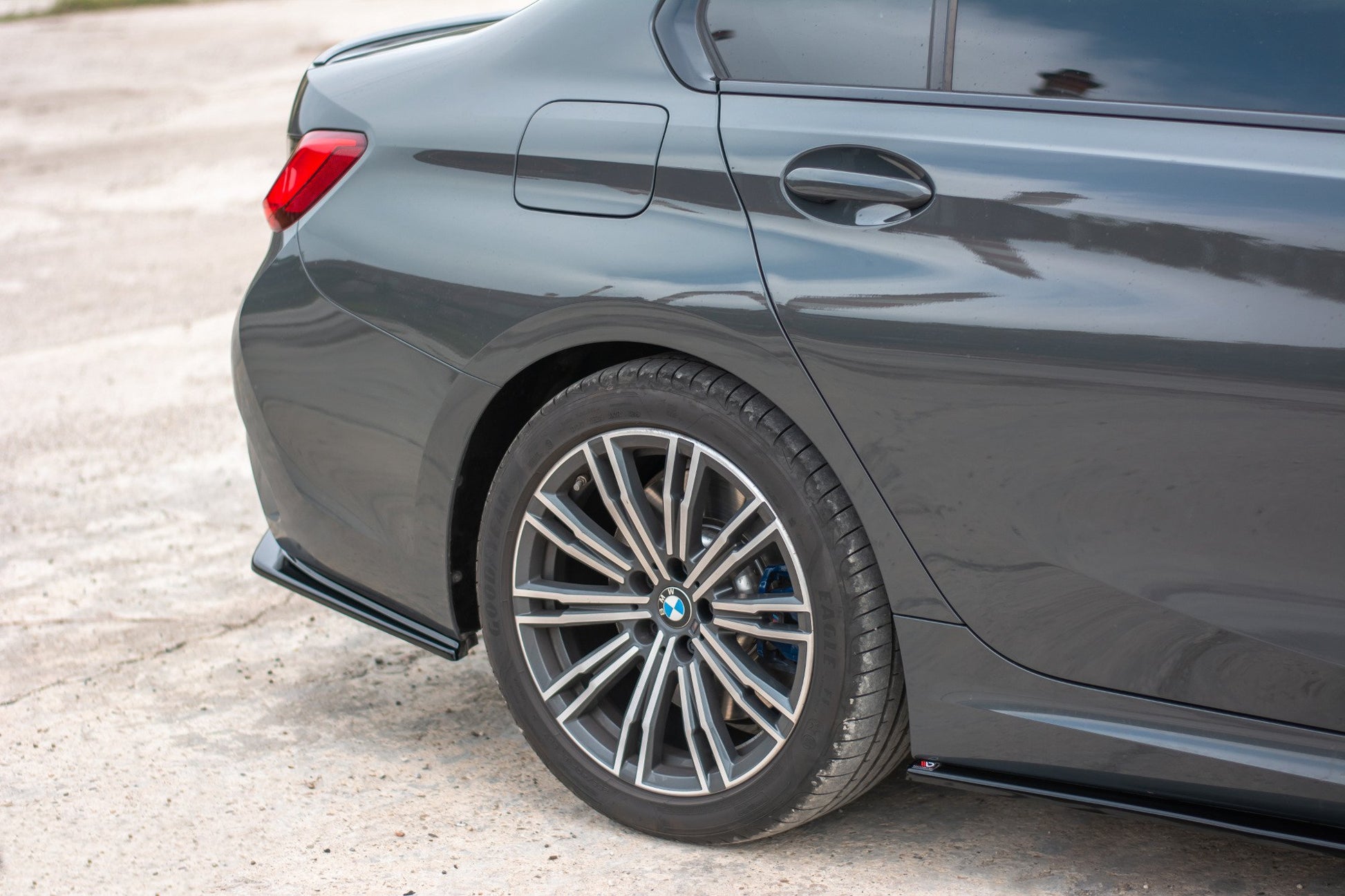 Heck Ansatz Flaps Diffusor für BMW 3er M-Paket G20  schwarz Hochglanz