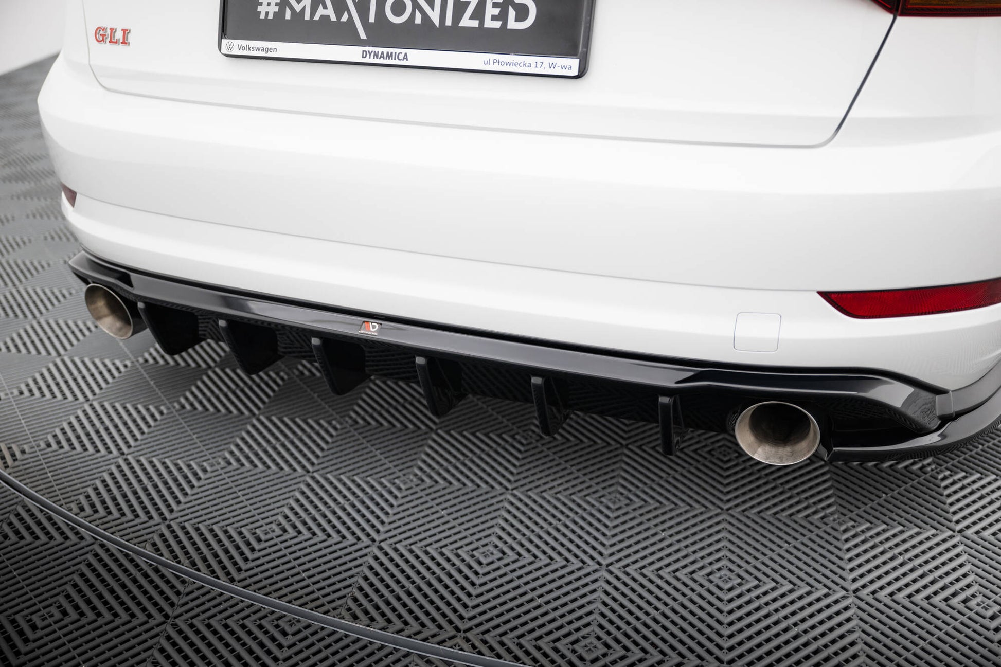 Diffusor Heck Ansatz für Volkswagen Jetta GLI Mk7 schwarz Hochglanz
