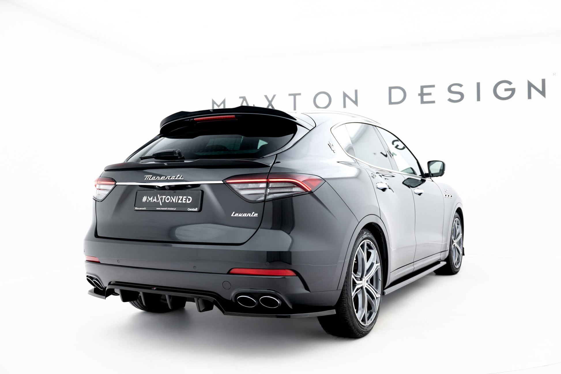 Mittlerer Cup Diffusor DTM Look Heck Ansatz für Maserati Levante GT Mk1 Facelift schwarz Hochglanz