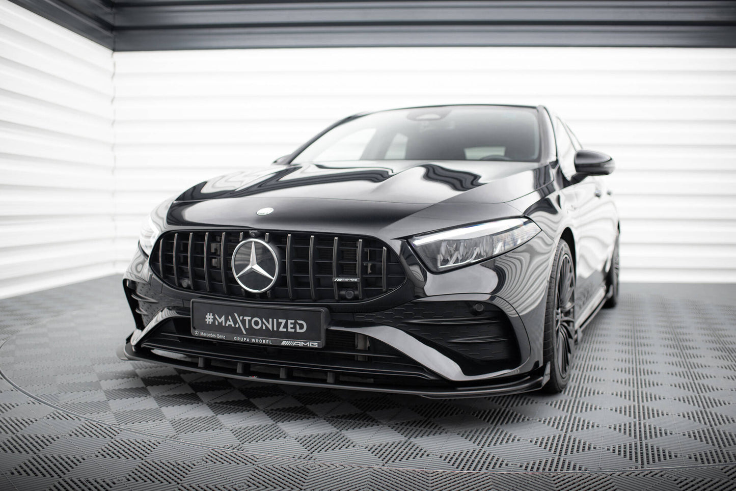 Street Pro Front Ansatz + Flaps für Mercedes-AMG A35 W177 Facelift schwarz Hochglanz