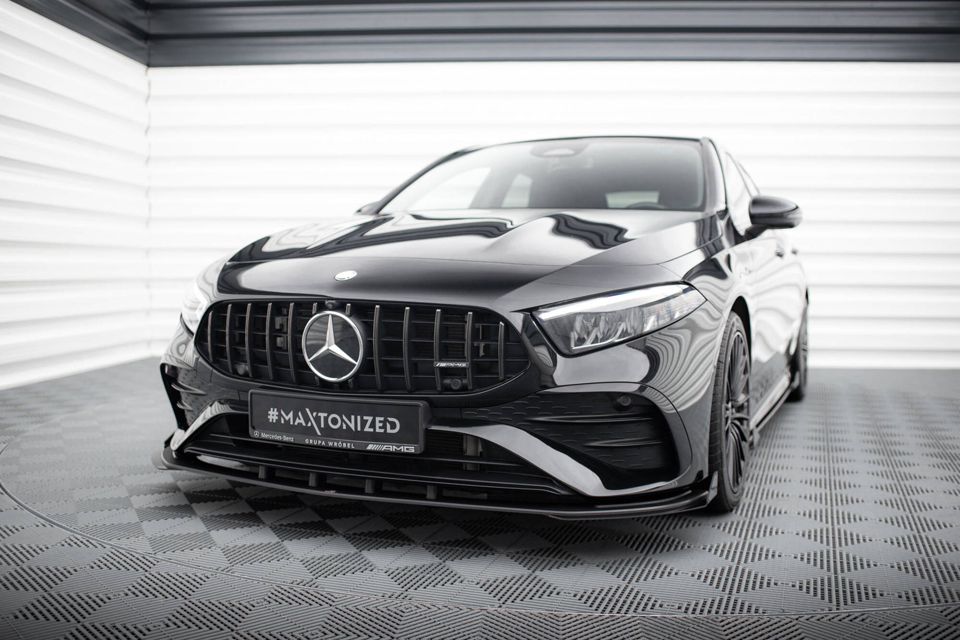 Street Pro Front Ansatz für +Flaps für + Flaps Mercedes-AMG A35 W177 Facelift schwarz Hochglanz