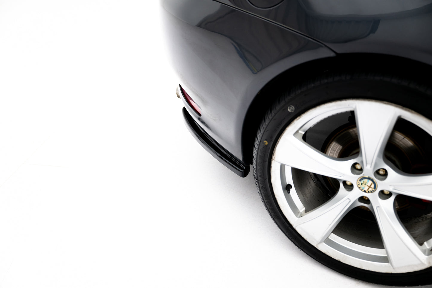 Heck Ansatz Flaps Diffusor für Alfa Romeo GT schwarz Hochglanz