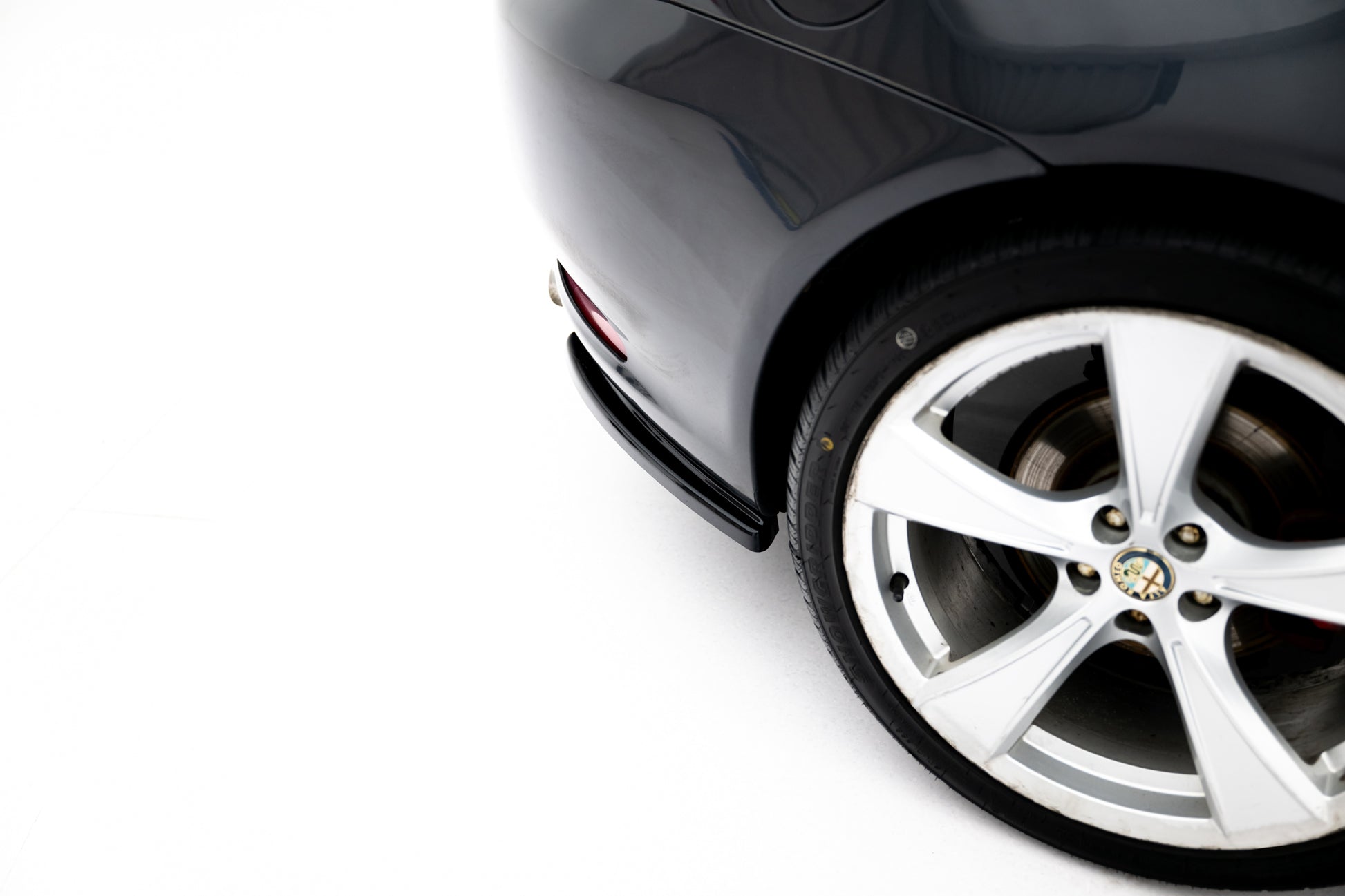 Heck Ansatz Flaps Diffusor für Alfa Romeo GT schwarz Hochglanz